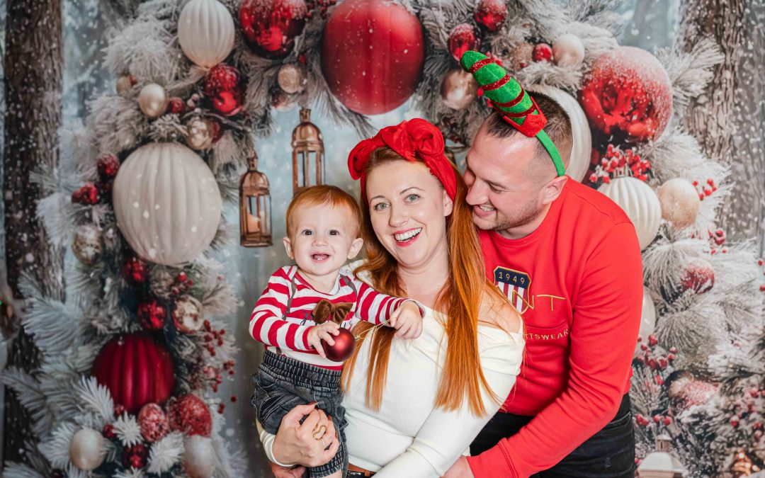 Božićno obiteljsko slikanje  2025 – 2 seta – moderna bajka i retro 90-te